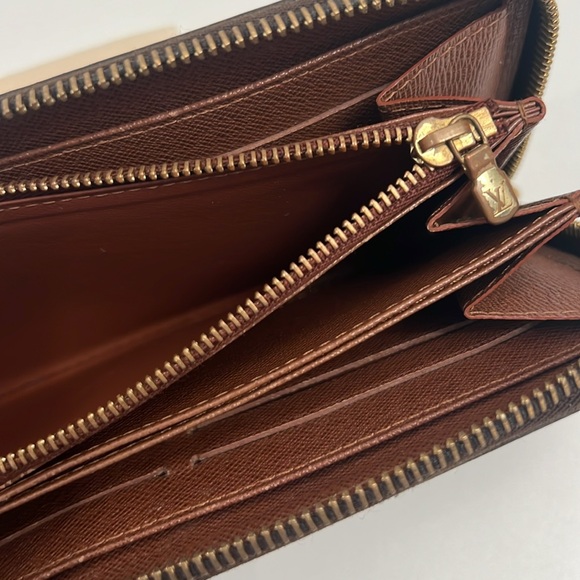 Louis Vuitton Long Wallet with dust bag - Picture 7 of 7